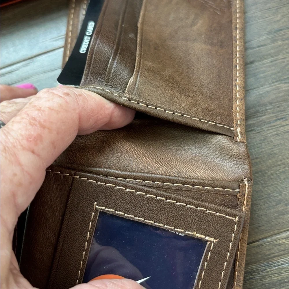 Ridge Mountain Genuine Leather bi-fold wallet,6 card,2 bill,1 ID & 2 other slots